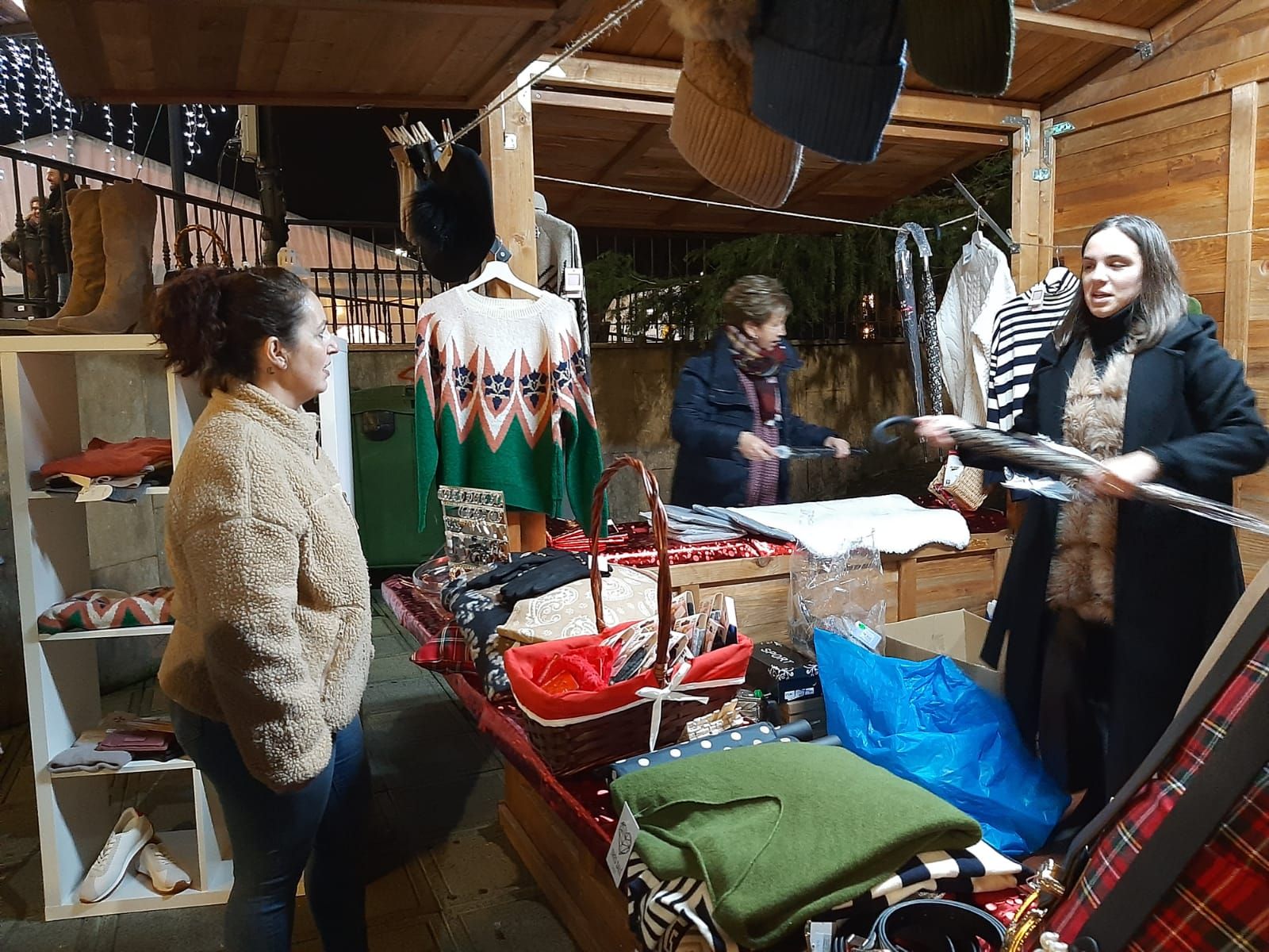 Llanera estrena el  mercadillo navideño: así es la evento en la plaza Cuno Corquera de Posada