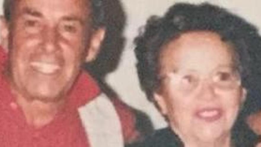 César y Amparo Manrique Cabrera en el cumpleaños de ambos en Haría en 1989.