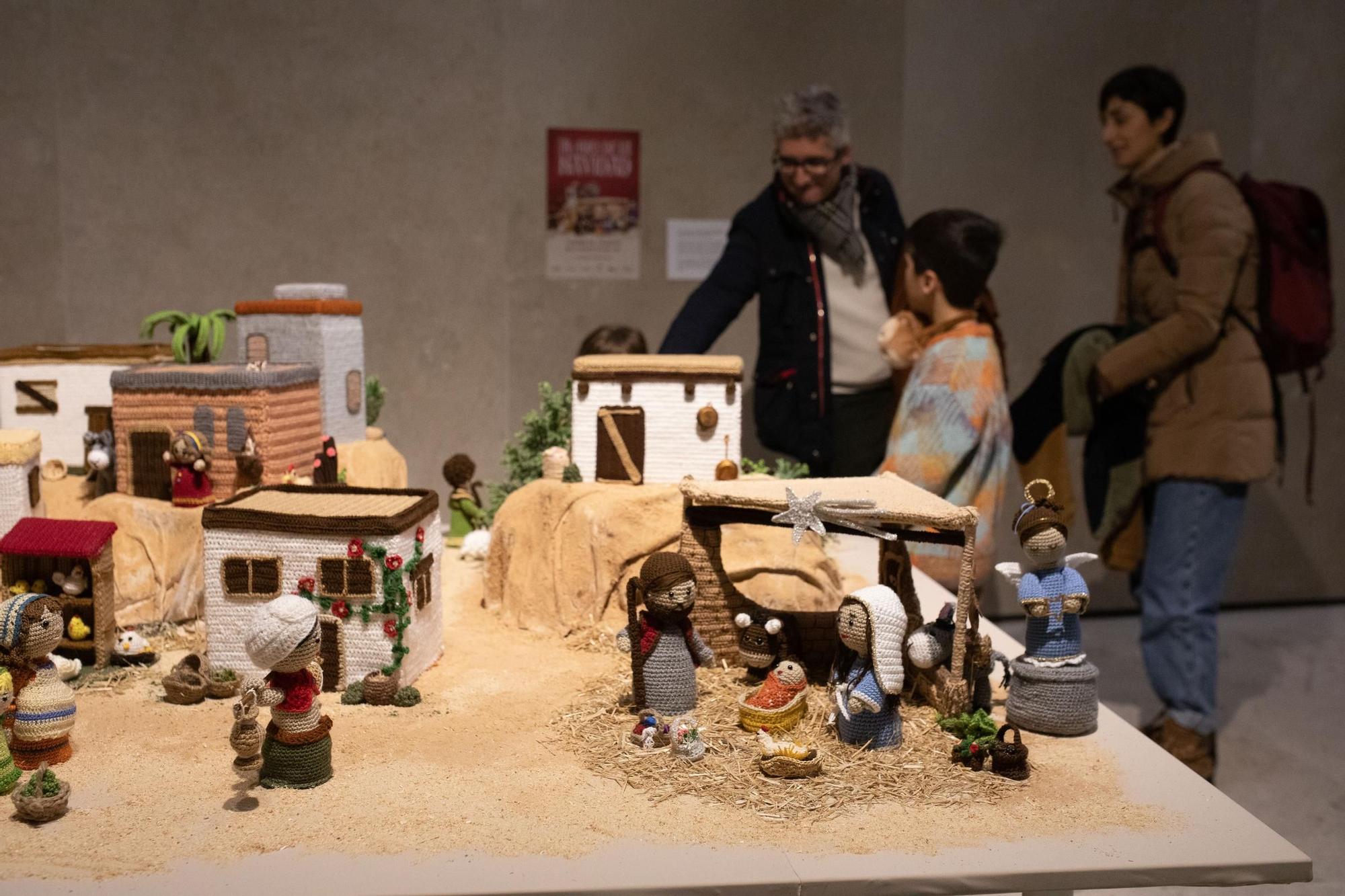GALERÍA | Belén “Al hilo de Navidad” de la Asociación Cultural “El Portal de San Vicente”