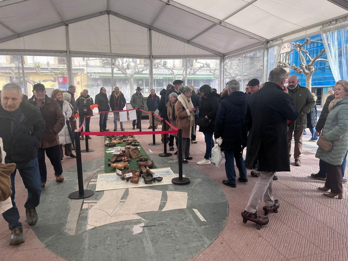 Ribadesella celebra una singular jornada de actividades en torno a les madreñes