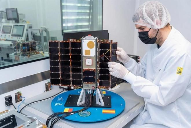 ¿Hackers en el espacio? Europa lanza una misión pionera y con tecnología española para 'blindar' la ciberseguridad de las misiones espaciales