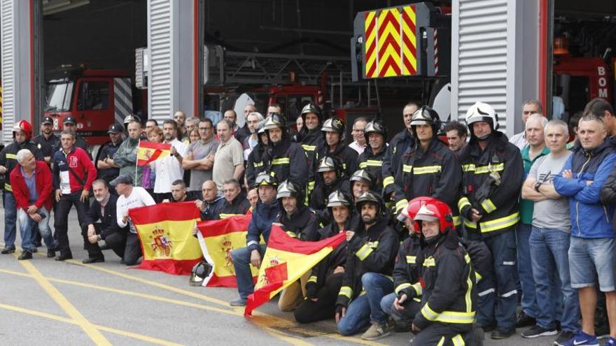 Los Bomberos de Gijón, con la Policía y la unidad de España