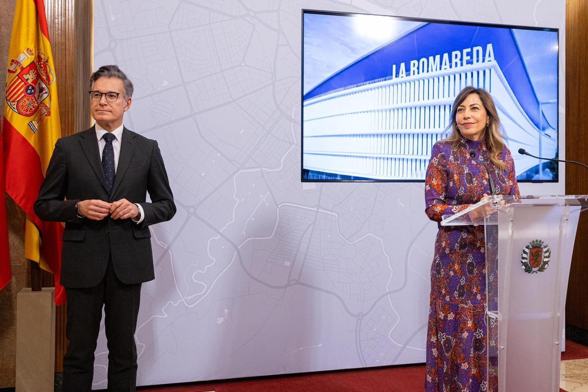 Serrano y Chueca, este viernes en la presentación de las obras de reurbanización de la parcela del estadio.