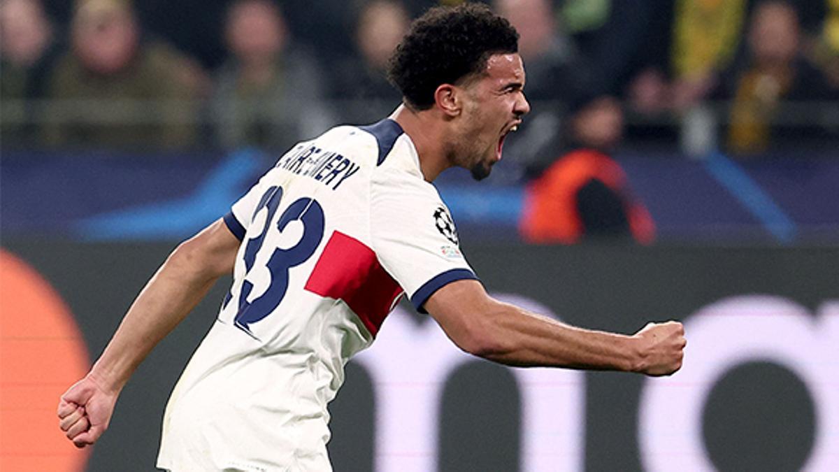 Warren Zaïre-Emery celebra su gol al Borussia Dortmund