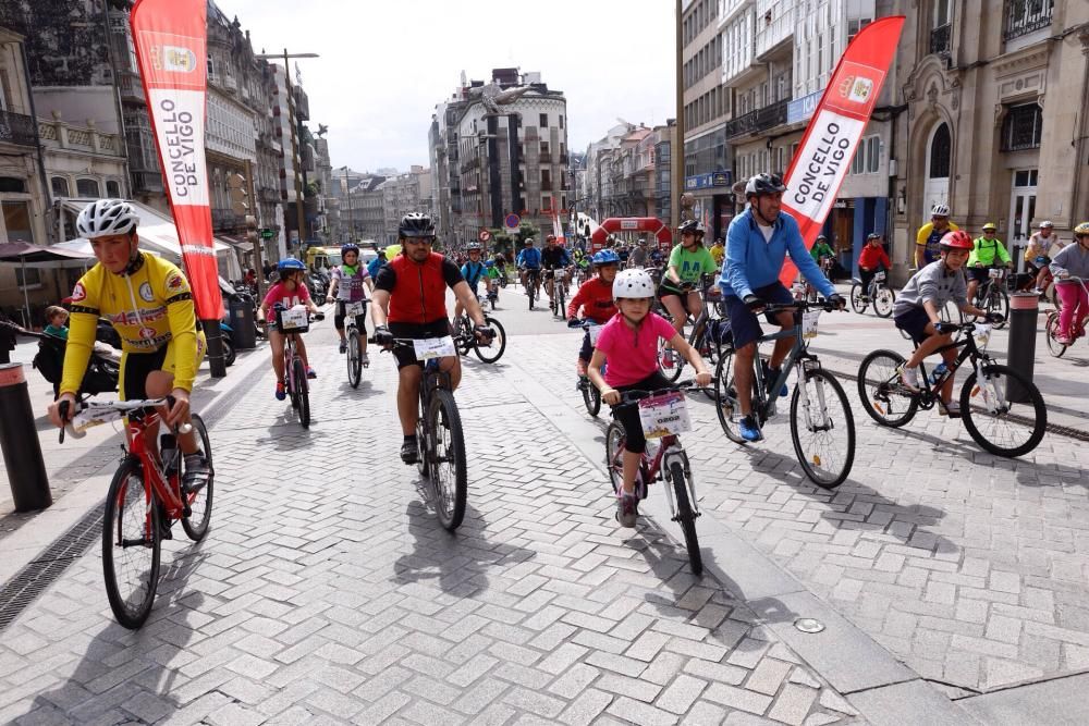 "A Pedaliña" pone a Vigo encima de la bici