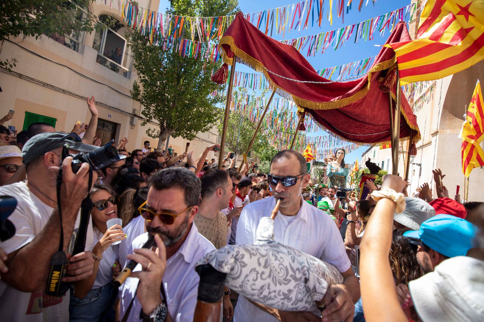 Fiesta del Cosso de Felanitx 2022 | 'Motomami', Sor Estiércol y ‘estelades’, el cóctel festivo del Cosso de Felanitx