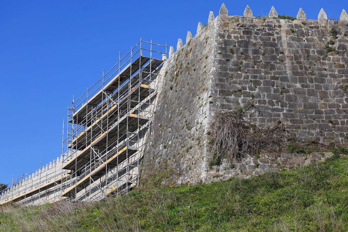 La fortaleza de Monterreal empieza a mostrar su aspecto original.