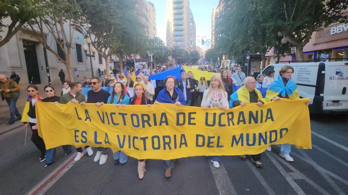 Manifestación de ucranianos por las calles de Alicante