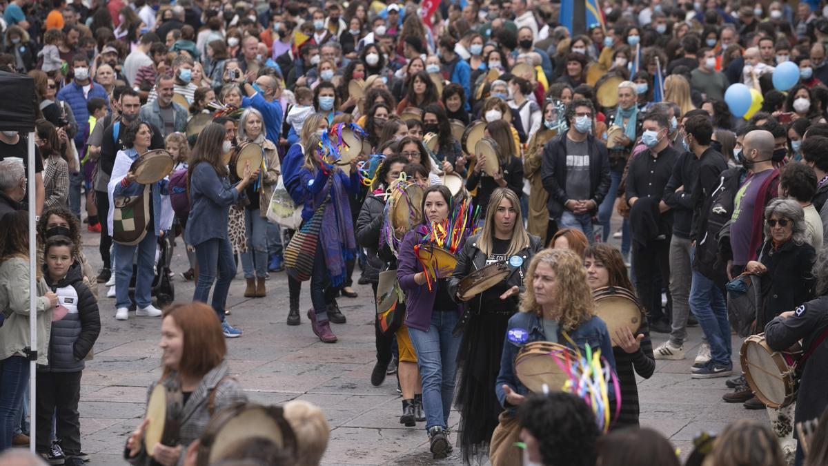 Los partidarios de la cooficialidad del asturiano se manifiestan en Oviedo