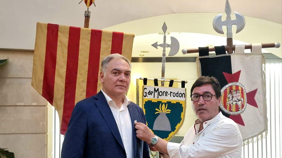 Guillem de Mont-Rodó recibiendo la insignia de oro de la Milicia Templaria de la Germandat dels Cavallers