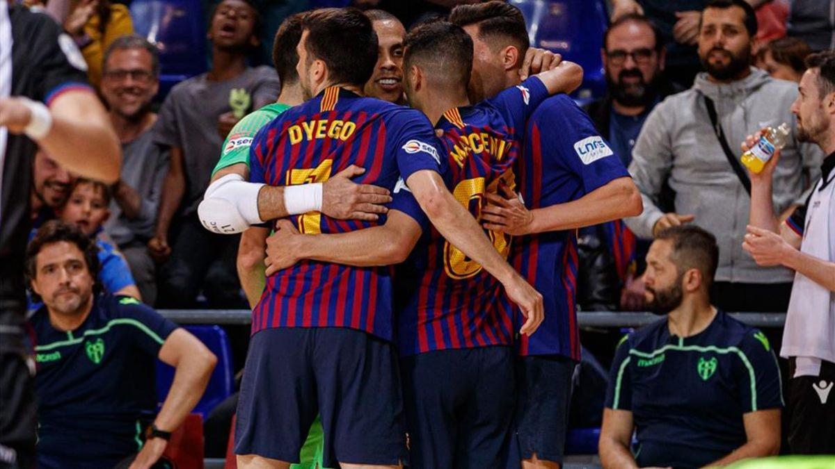 El Palau vibró con el Barça Lassa