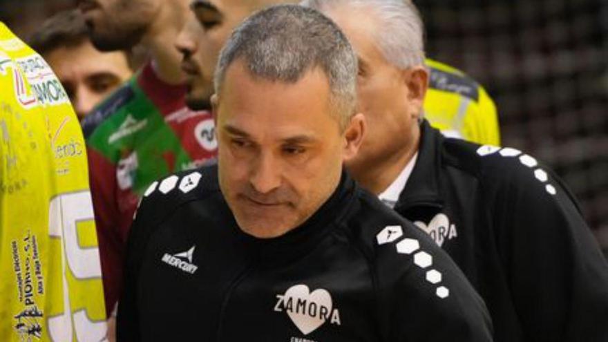 Diego Soto, entrenador del Balonmano Zamora: &quot;Pase lo que pase, Zamora va a seguir adelante&quot;