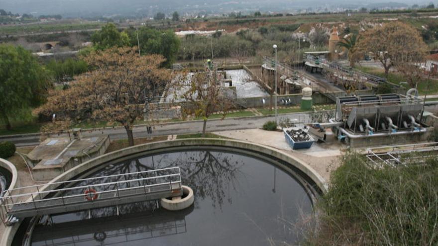 Medio Ambiente paraliza la retirada de la gestión de las depuradoras a Egevasa