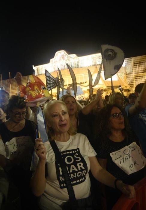 Manifestación en Cartagena: 55.000 personas claman por el Mar Menor (II)