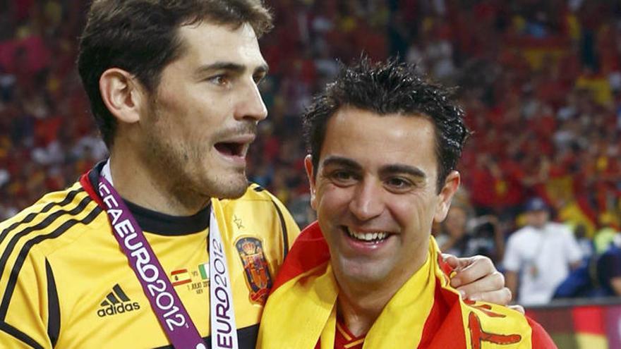 Iker Casillas y  Xabi celebran el triunfo de &#039;la Roja&#039;