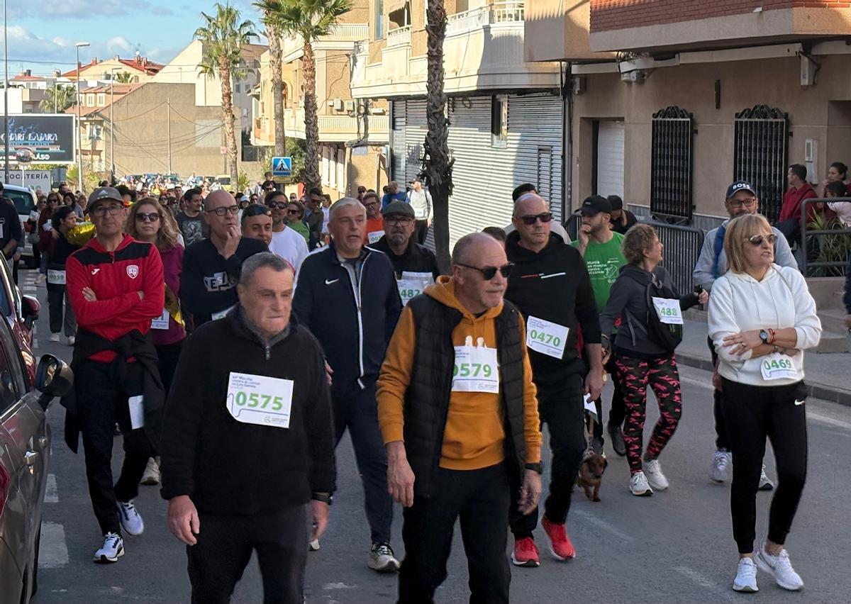 Los vecinos de la pedanía murciana de Los Garres durnte la marcha.