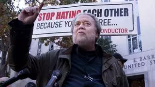 El ultraderechista Steve Bannon, sentenciado a cuatro meses de cárcel por desacato al Congreso