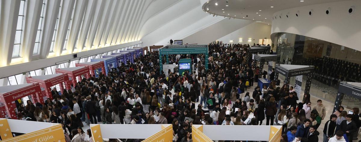 Estudiantes en la primera de las jornadas de orientación universitaria.