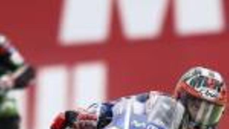 Viñales, en acció sota la pluja al circuit d&#039;Assen.