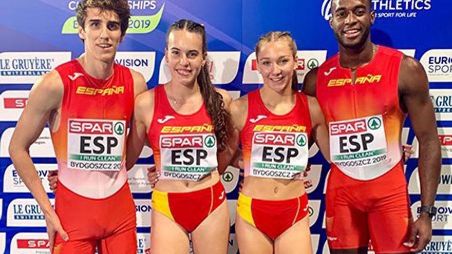 Jiménez, Echaverry, Avilés y Erta batieron el récord de España de relevo mixto. // @atletismoRFEA