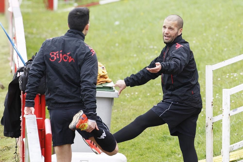 Entrenamiento del Sporting tras su regreso de Málaga