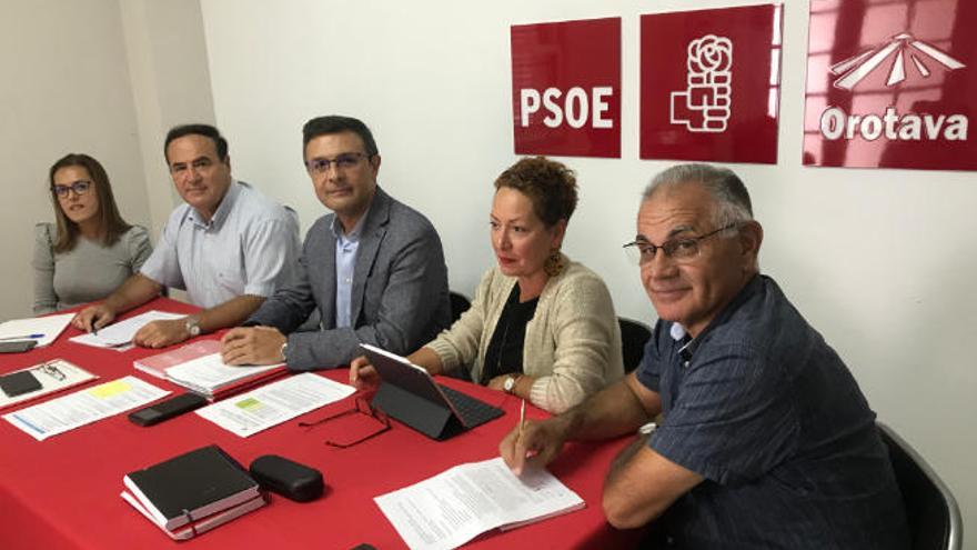 Los cinco concejales que componen el grupo municipal del PSOE en el Ayuntamiento de La Orotava.