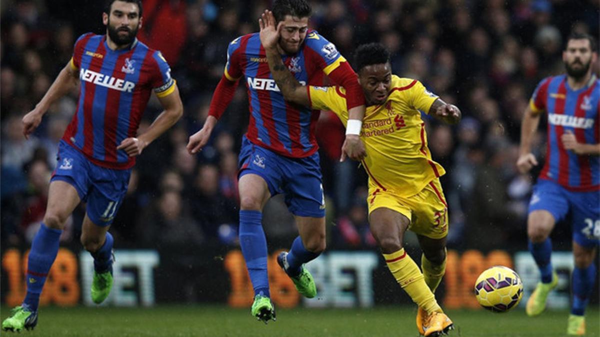 Raheem Sterling no pudo con la férrea defensa del Crystal Palace