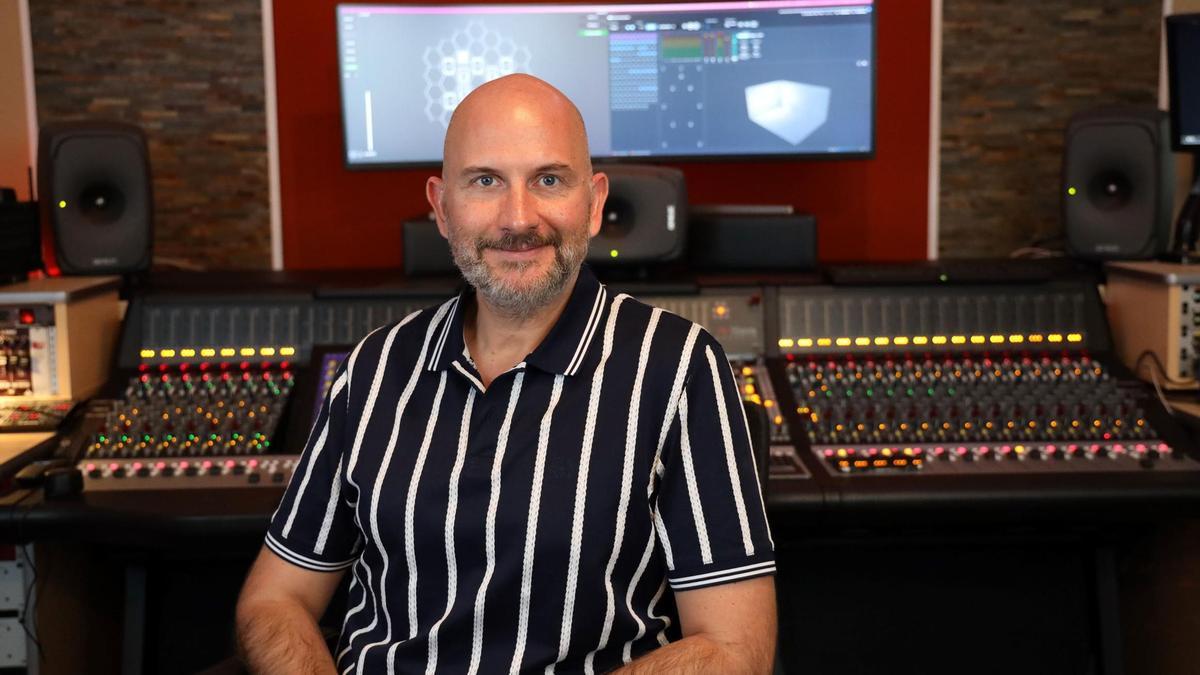 Carlos Rodgarman Genelec, ingeniero de sonido que ha remezclado el catálogo de Michael Jackson por un encargo de Sony.