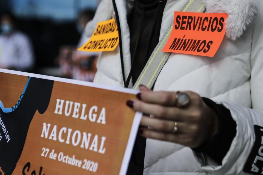 Huelga de médicos en el HUCA