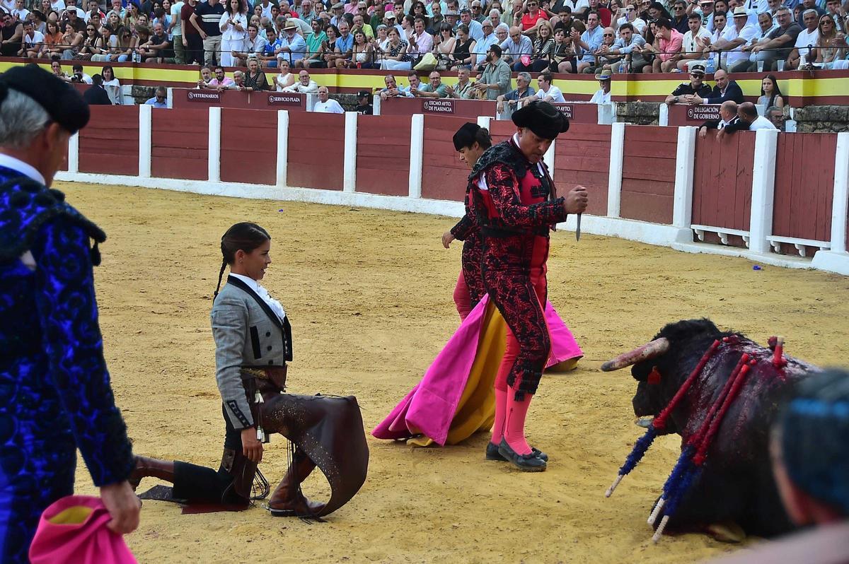 Fotogalería | Las imágenes de la corrida de rejones de la feria de Plasencia Fotogalería | Las imágenes de la corrida de rejones de la feria de Plasencia