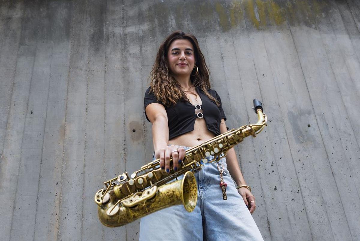Aina López Pla (Manresa, 2002), va  rebre el Premi Tendències que atorga Regió7