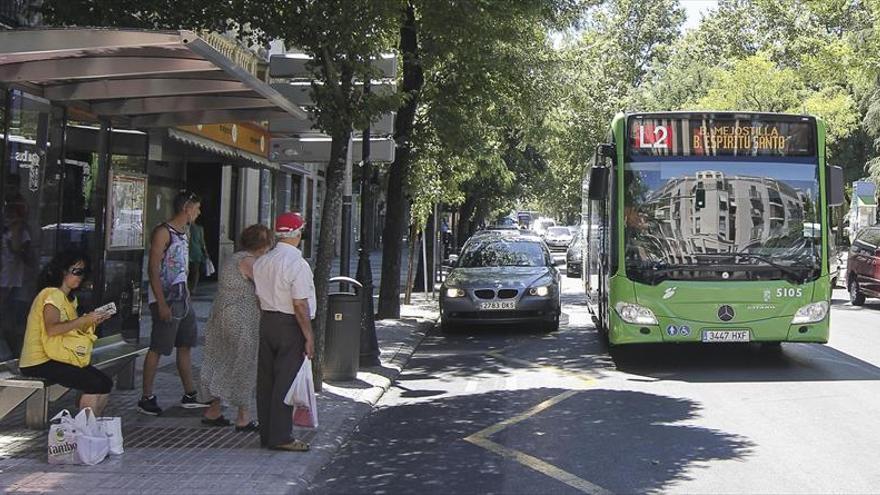 Nueve barrios de Cáceres piden cambios en líneas y paradas de los autobuses urbanos