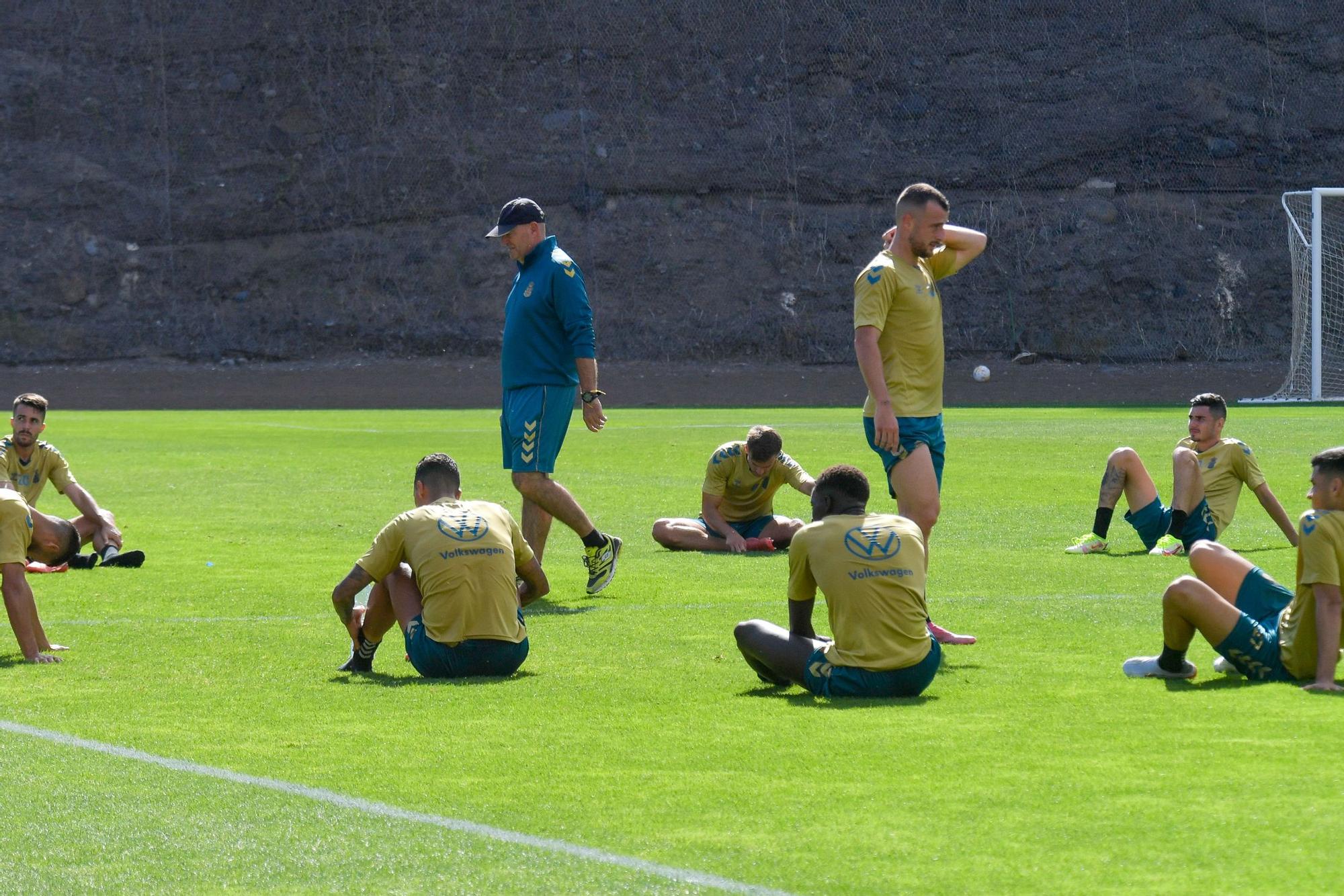 La UD retoma el trabajo en la Ciudad Deportiva tras la derrota ante el Real Zaragoza.