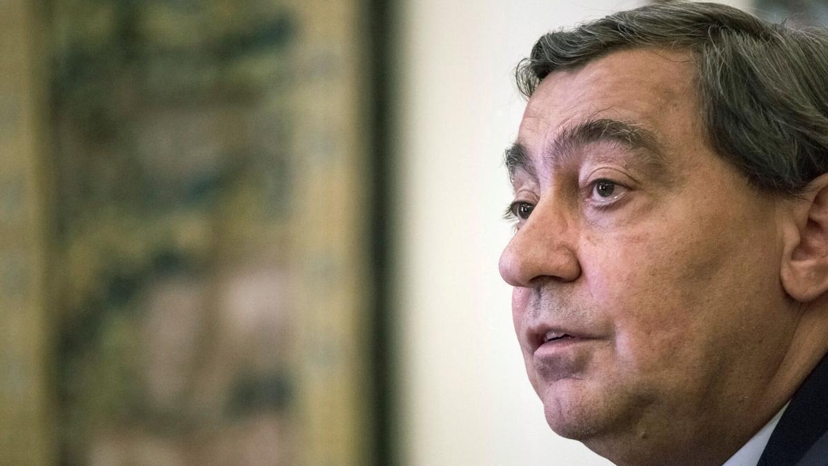 Este cargo está fuera de cualquier adscripción política