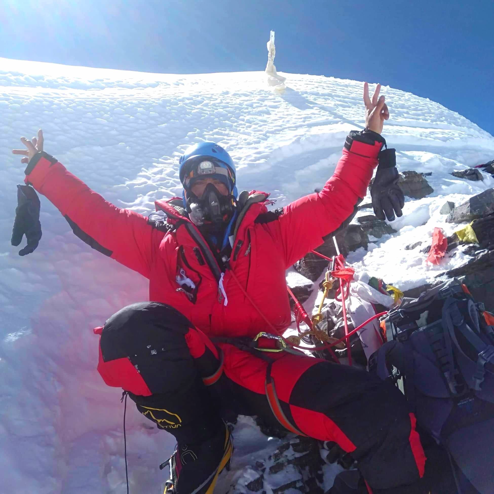 Anto Pérez junto a la cima del Lhotse