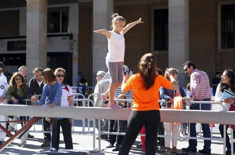 Fotogalería del 'Día del deporte' en la plaza del Pilar