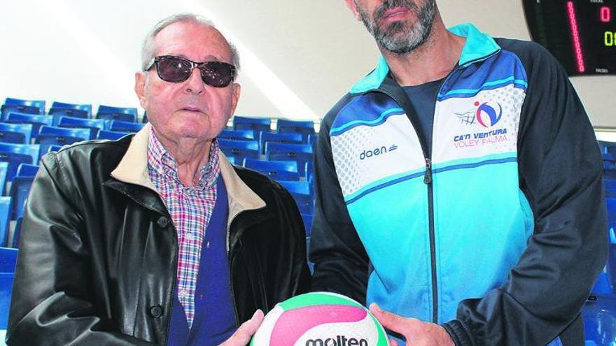 El promotor Damià Seguí y el entrenador Marcos Dreyer.