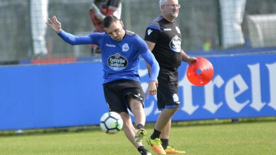 Lucas Pérez, en el entrenamiento de hoy en Abegondo.