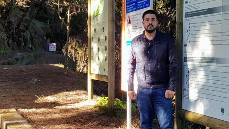 El consejero de Medio Ambiente, Borja Perdomo, anunció que se ha reforzado la cartelería en diferentes idiomas, avisando de los riesgos del sendero.