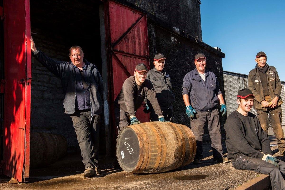 La destileria de Tomatin en Escocia