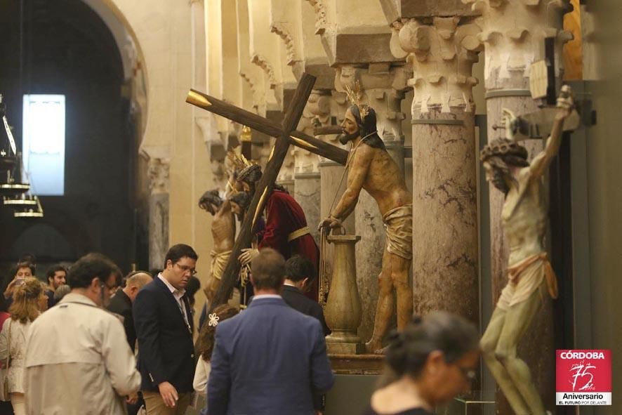 FOTOGALERÍA / La Vera Cruz muestra en la Mezquita Catedral su patrimonio