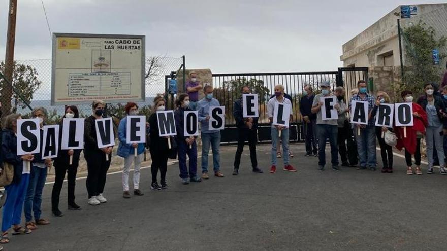 Concentración del pasado viernes en el Faro del Cabo de las Huertas