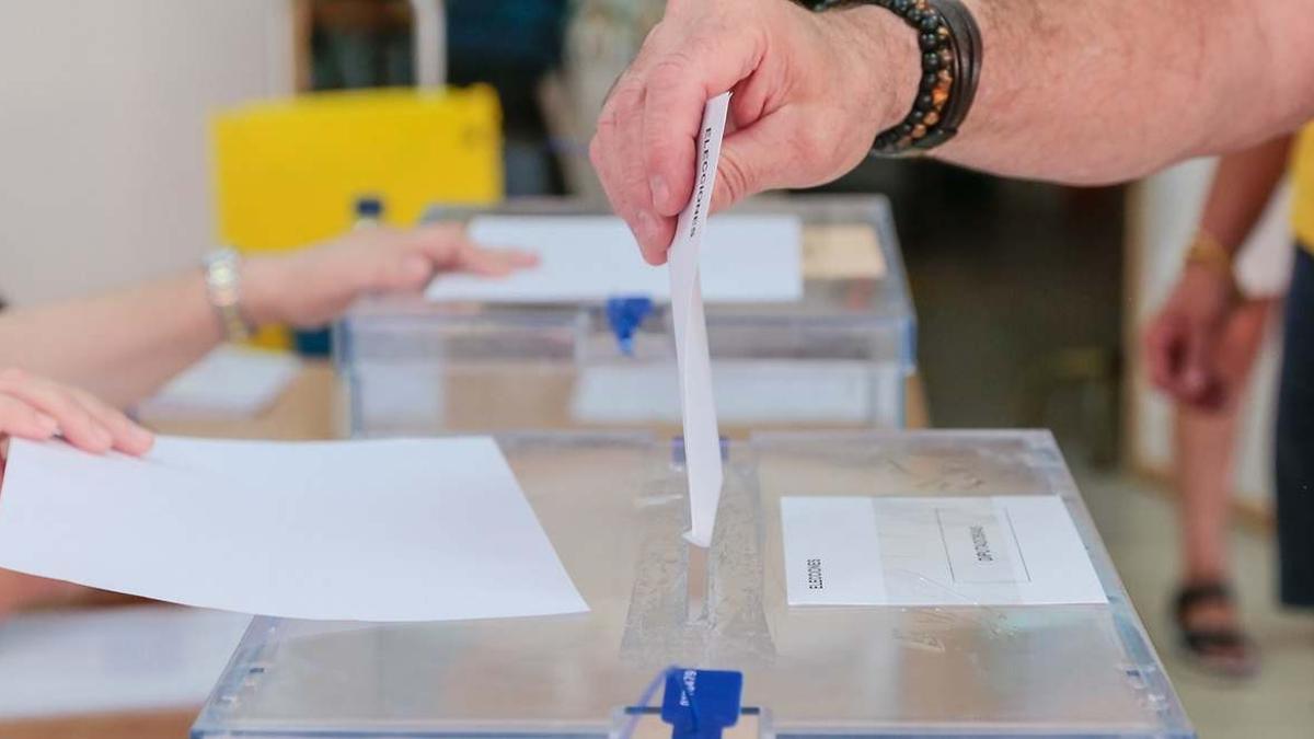 Urna en Extremadura.