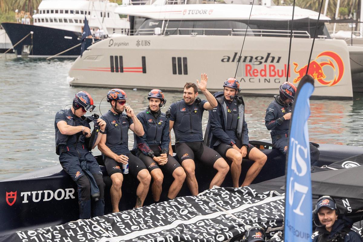 Dock out del Alenghi Red Bull en la Copa América animados por sus fans