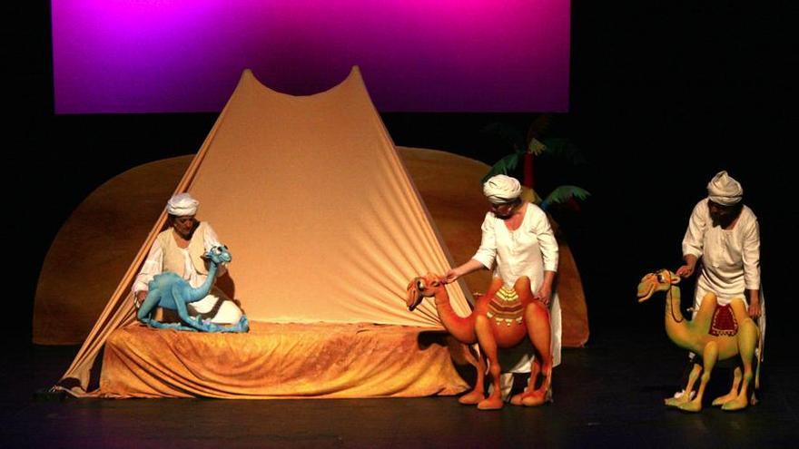 La obra 'Contando jorobas' inaugura el Festival de Titelles i Marionetes de Sant Josep