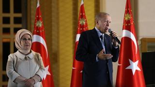 Erdogan celebra su victoria en la segunda vueltas de las elecciones presidenciales en Turquía