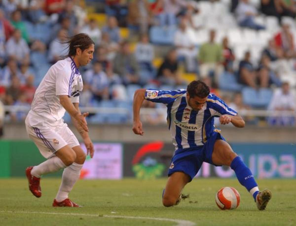 Riki encara a Sergio Ramos en el Teresa Herrera de 2007.