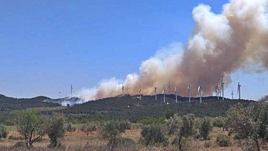 L&#039;incendi del Perelló va provocar una gran fumera.