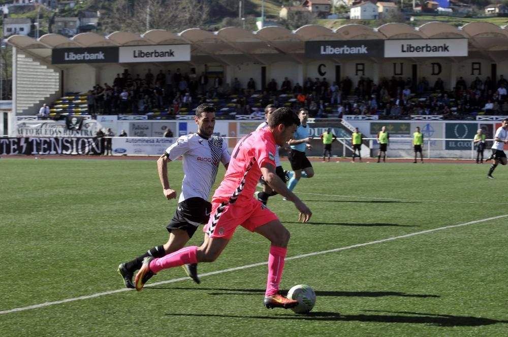 El partido entre el Caudal y la Cultural Leonesa, en imágenes