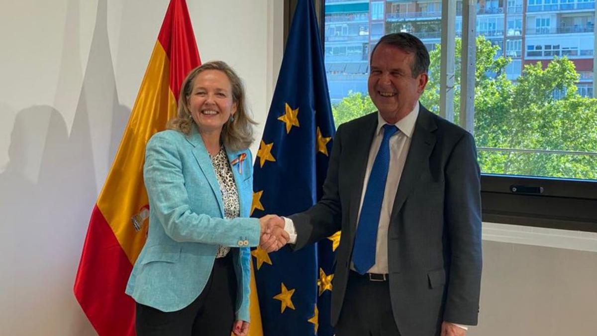 La vicepresidenta Nadia Calviño y Abel Caballero, en Madrid.   | // FARO